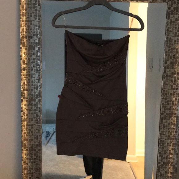 Deep mauve strapless dress with beading - Picture 3 of 3